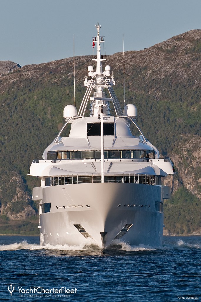 vibrant curiosity yacht charter