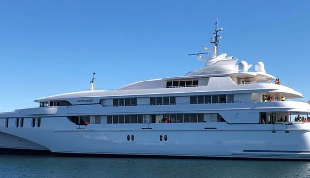 WHITE RABBIT Yacht - Echo Yachts | Yacht Charter Fleet