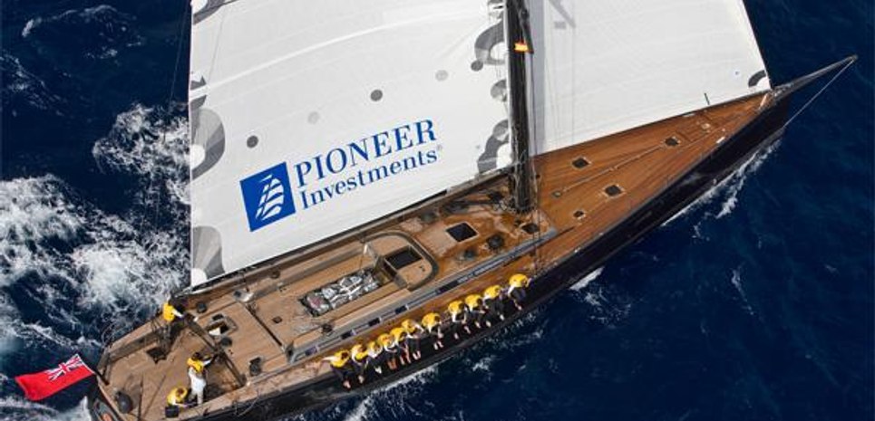 Woodpecker Cube Charter Yacht