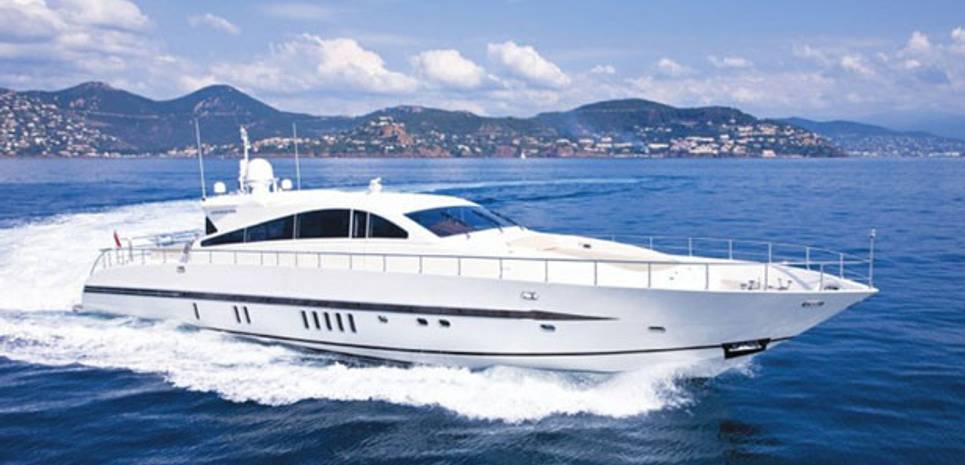 Woody Charter Yacht