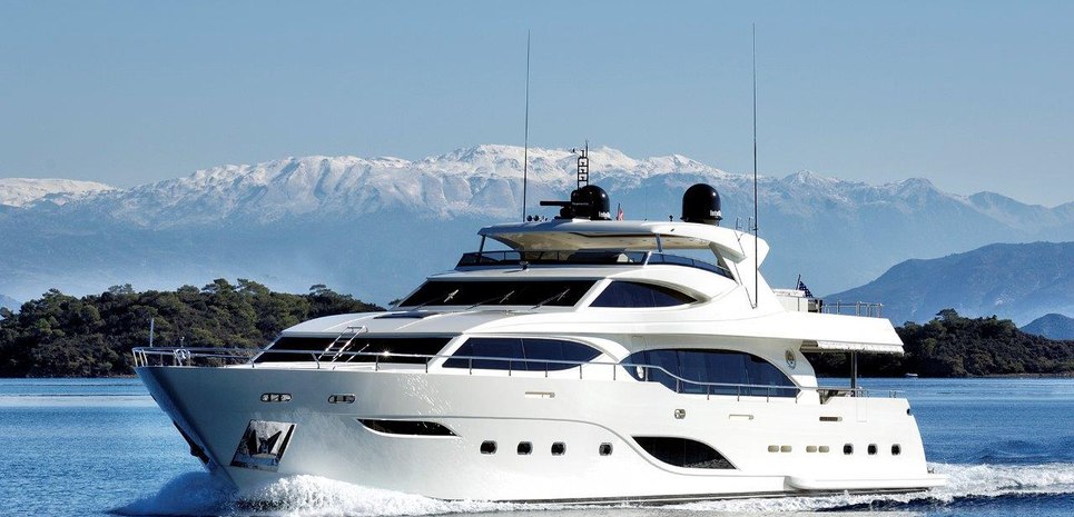 Y Charter Yacht