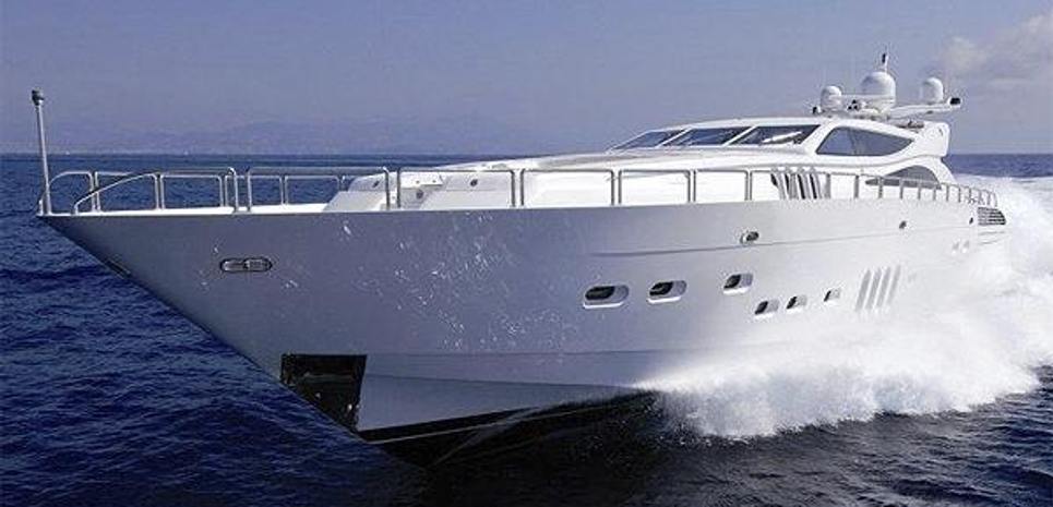 Yolo Charter Yacht