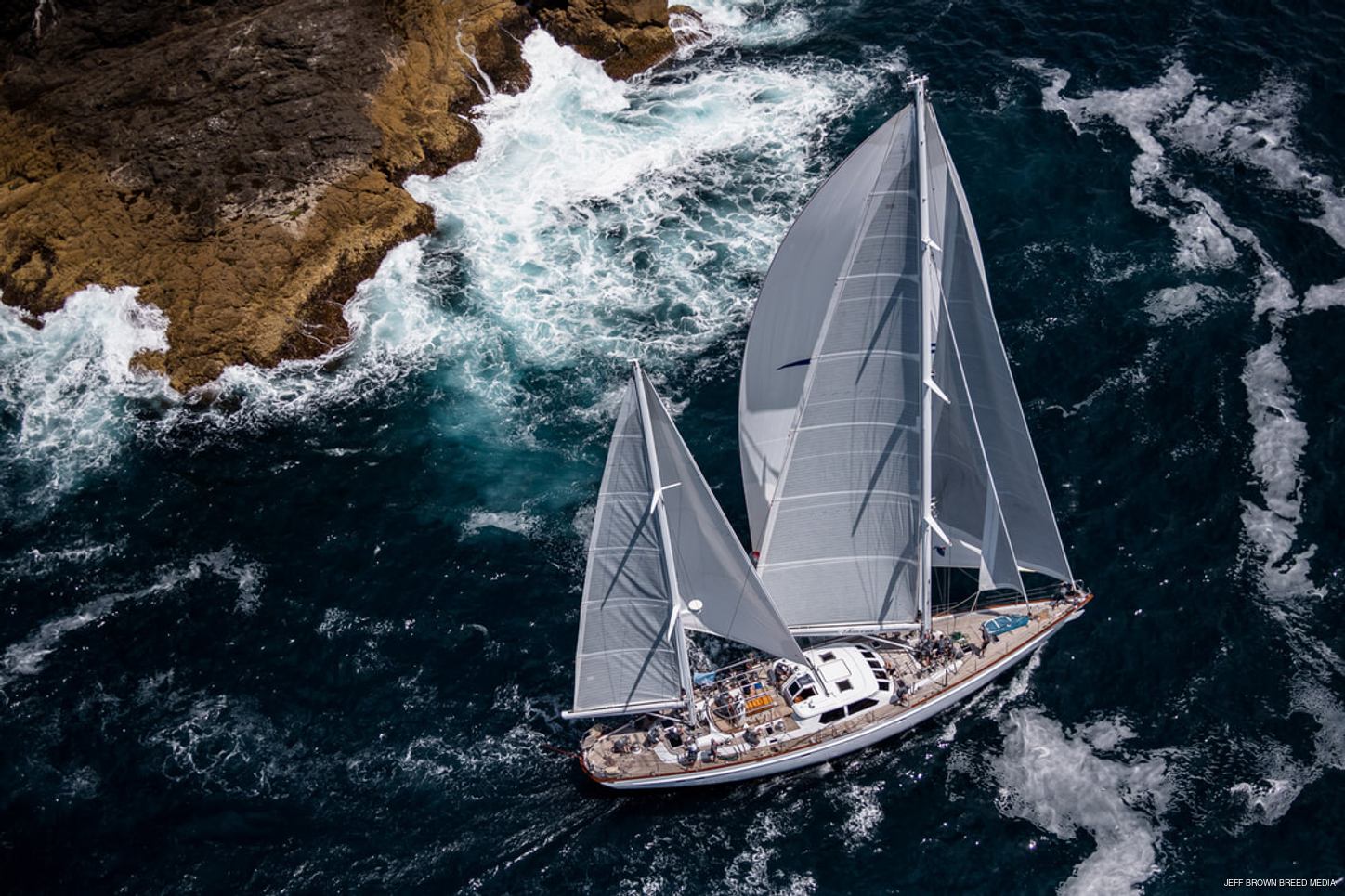 tawera sailing yacht