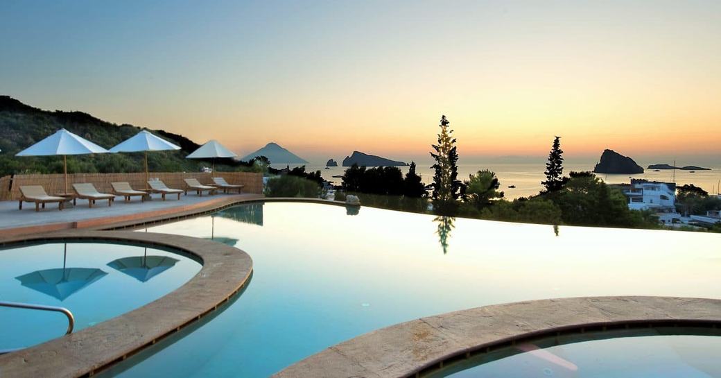 Hotel Raya infinity pool, Panarea