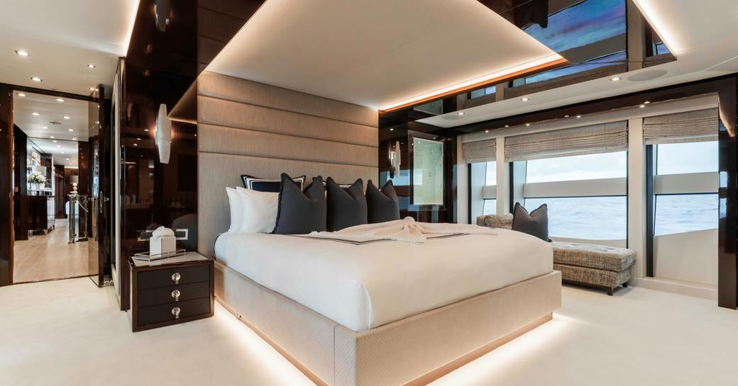 Luxury yacht charter CAPTAIN MORGAN III master cabin and central berth