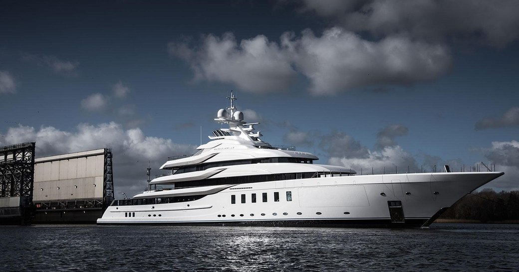 MADSUMMER superyacht from Lurssen underway