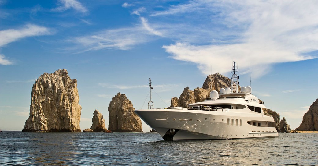motor yacht ‘Azteca II’ cruising on a luxury yacht charter in Central America