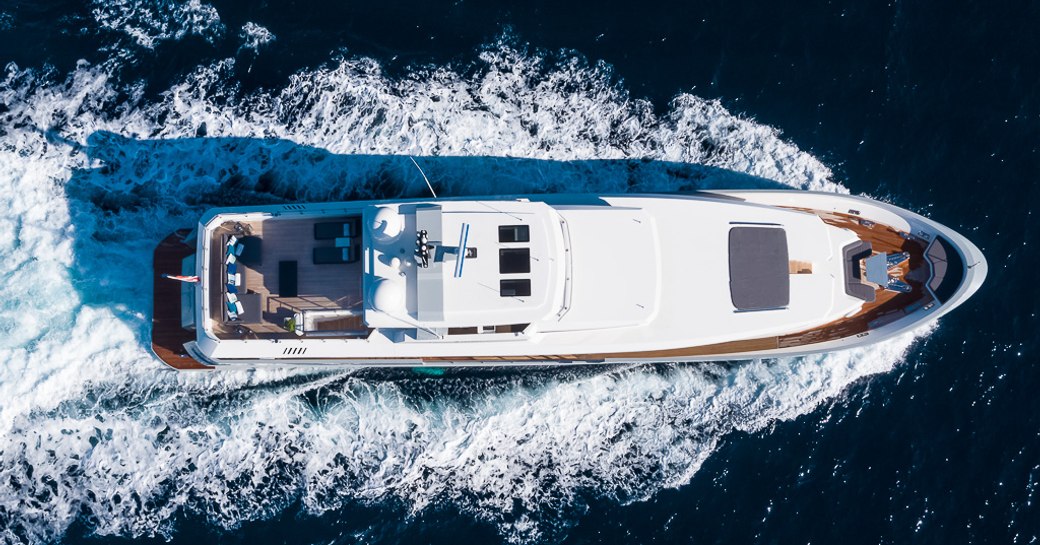 View of motor yacht Cinquanta 50 from above