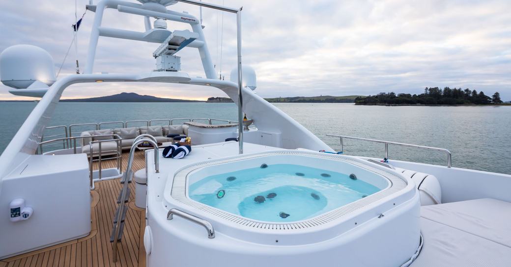 Deck Jacuzzi onboard yacht charter SERENO