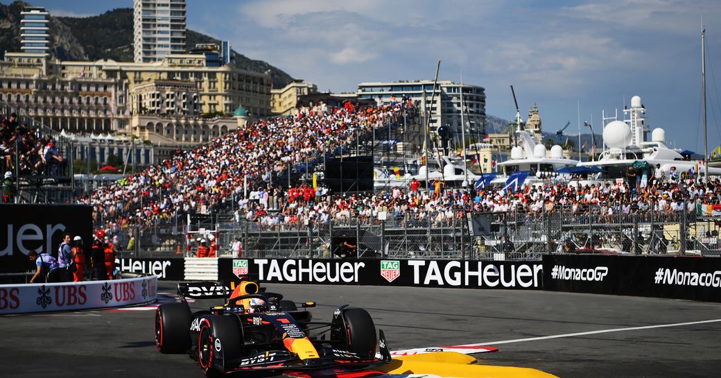 Circuit de Monaco with cars in action