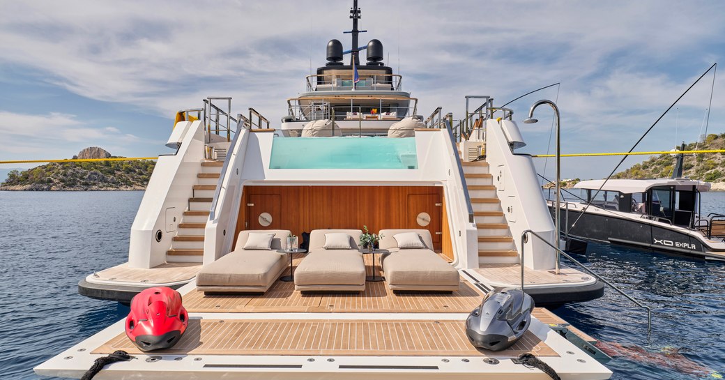 Swimming platform and view of the infinity pool on the aft 
