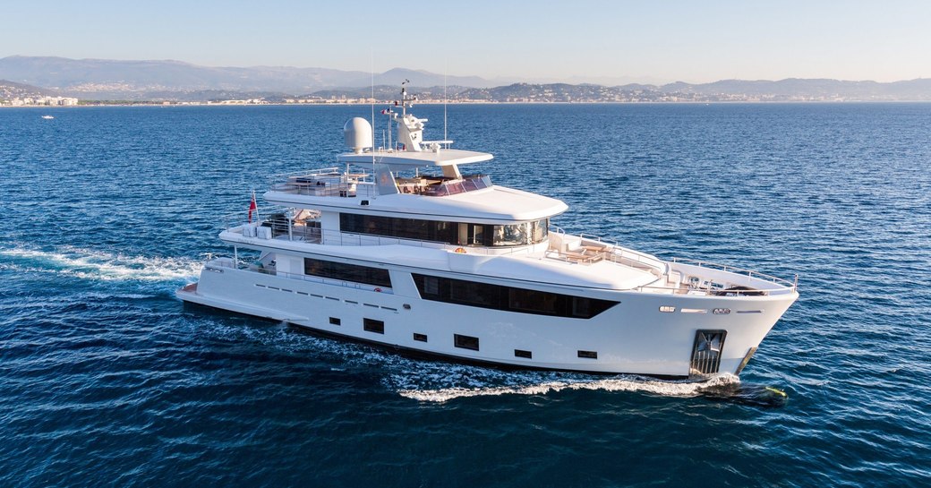 motor yacht NARVALO underway on a yacht charter in the Bahamas