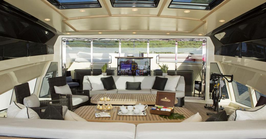 Main salon on board superyacht VANTAGE