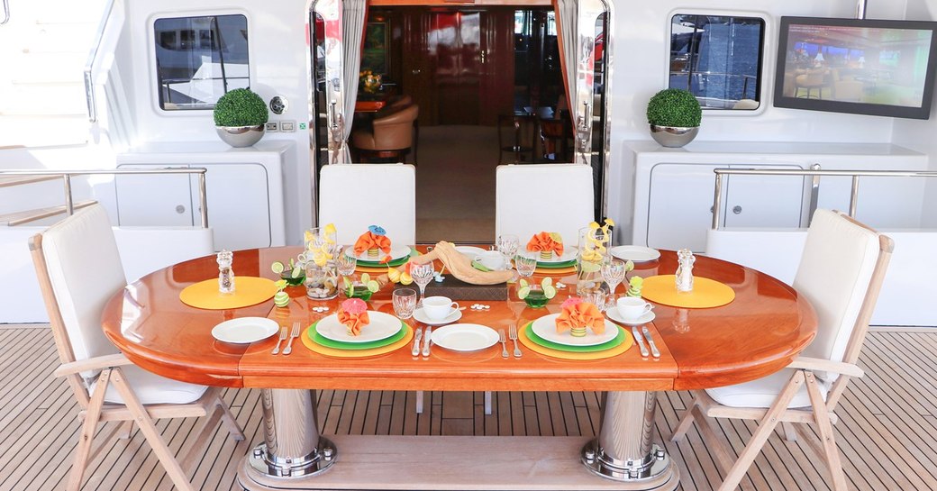 alfresco dining onboard superyacht te manu