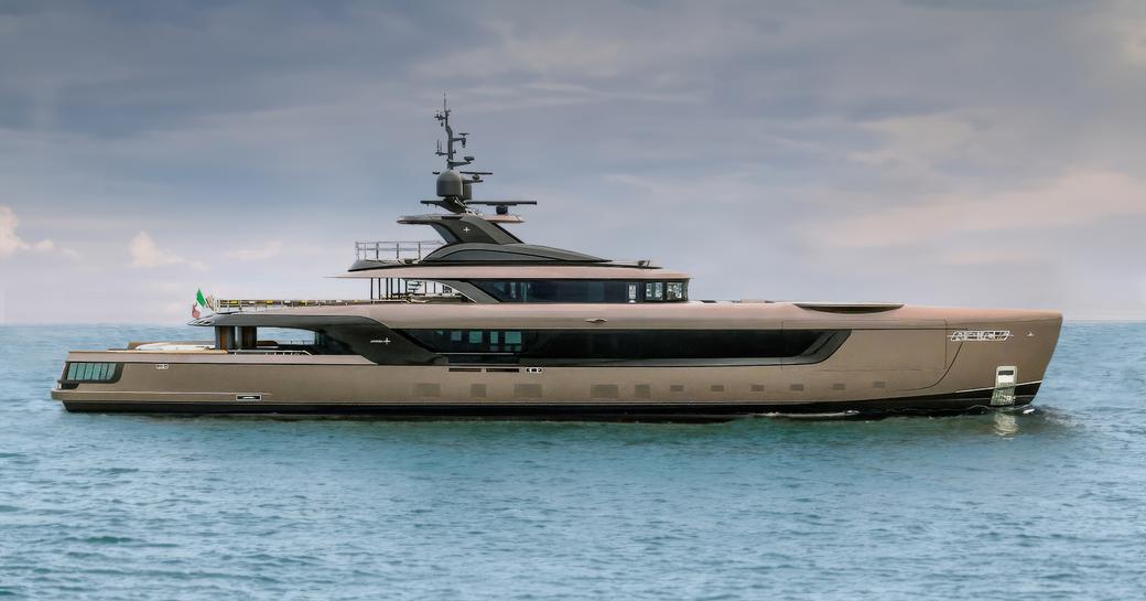 Charter yacht RAJA² at sea