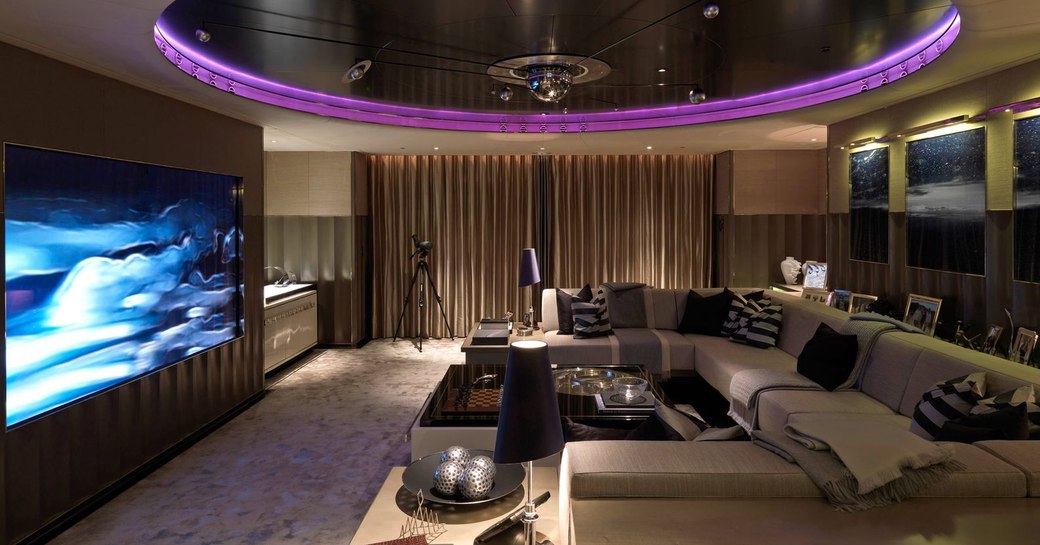 Motor yacht Sealyon interior