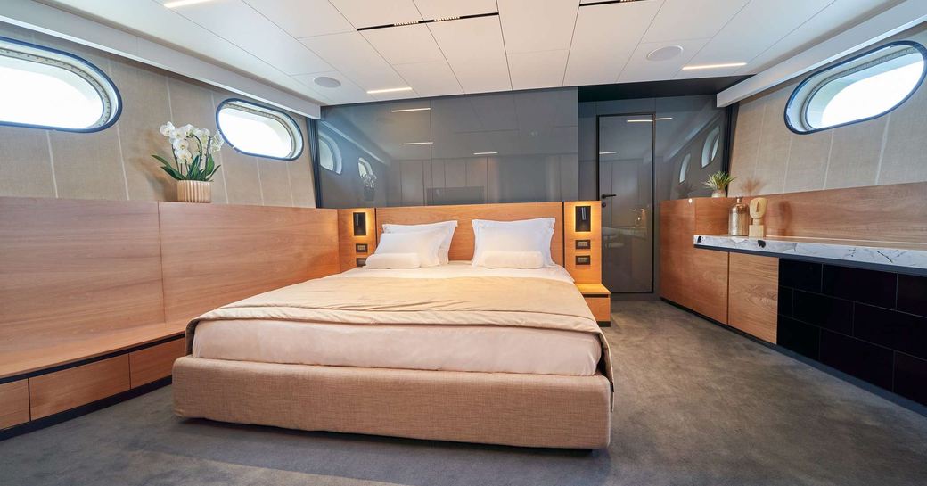 Guest cabin onboard yacht rental MARALLURE