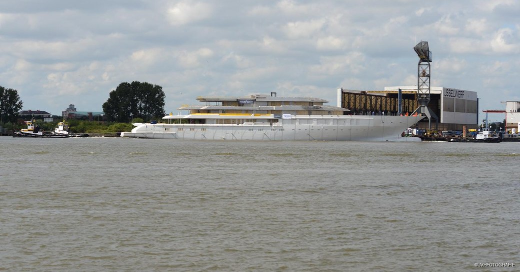 Superyacht Y719 moments after launch