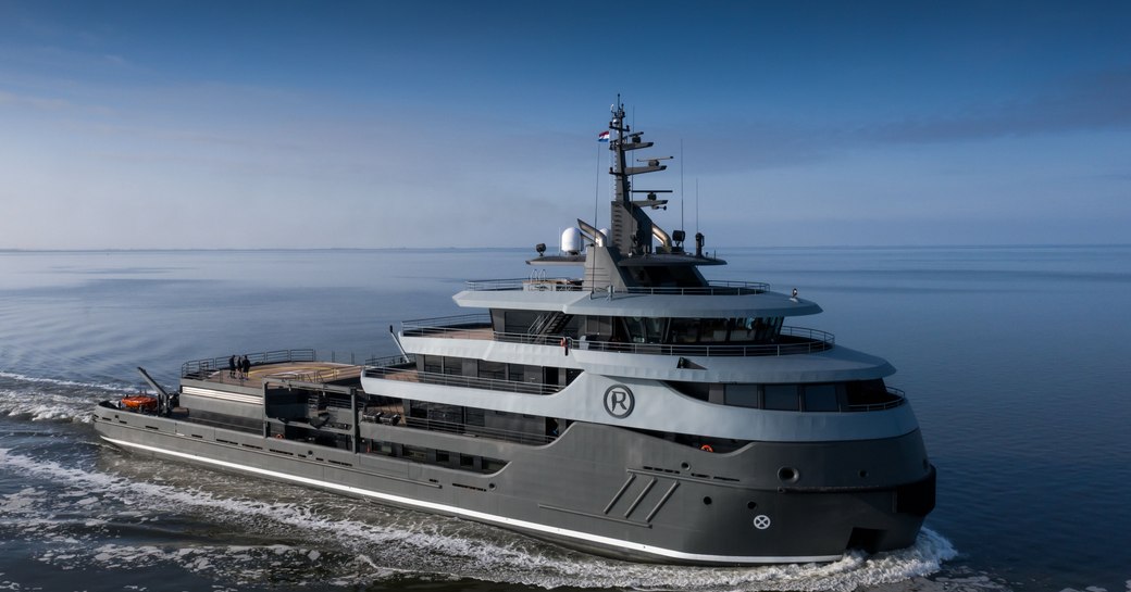 ragnar yacht, shot of bow while underway