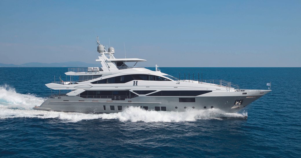 motor yacht ‘H cruising on a Mediterranean yacht charter