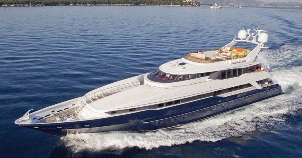 superyacht daloli running shot while underway