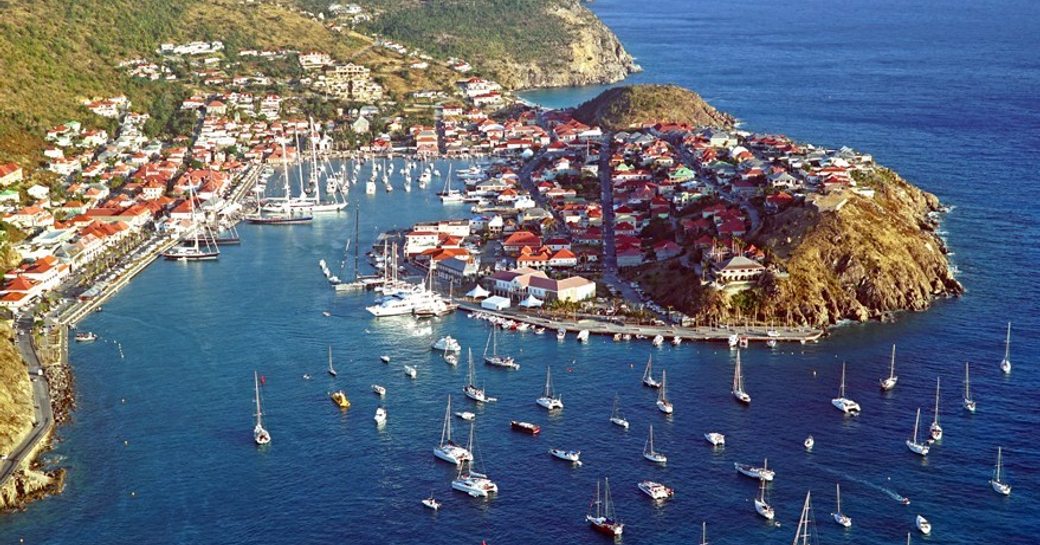 Yachts arriving to Gustavia marina