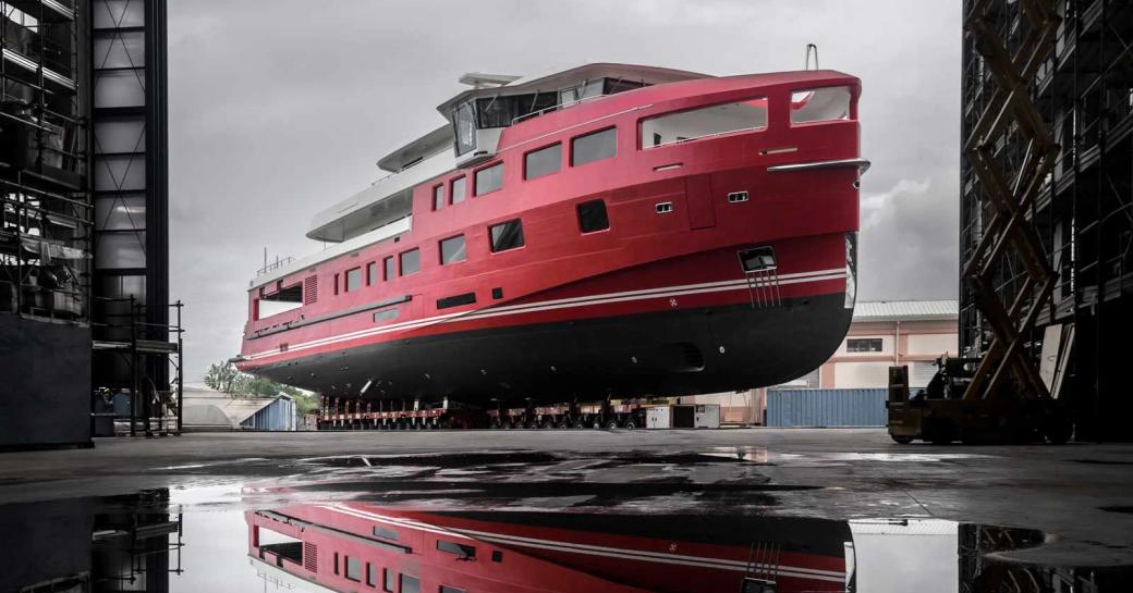 explorer yacht AKULA