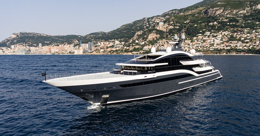 Charter yacht LUNA at anchor