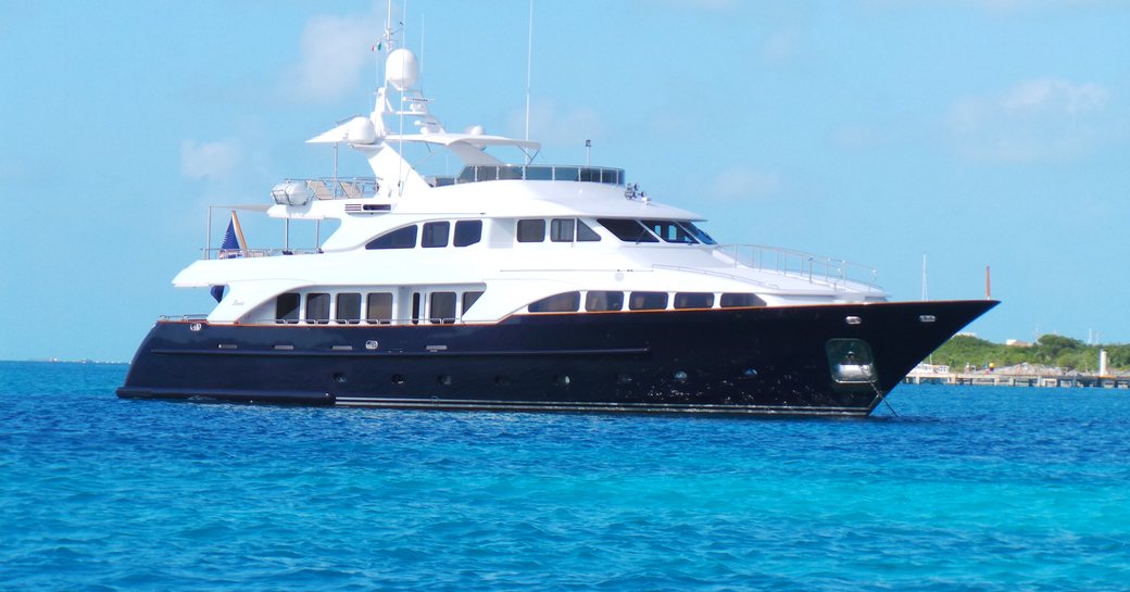 M/Y ALBATROSS cruising in the Sea of Cortez