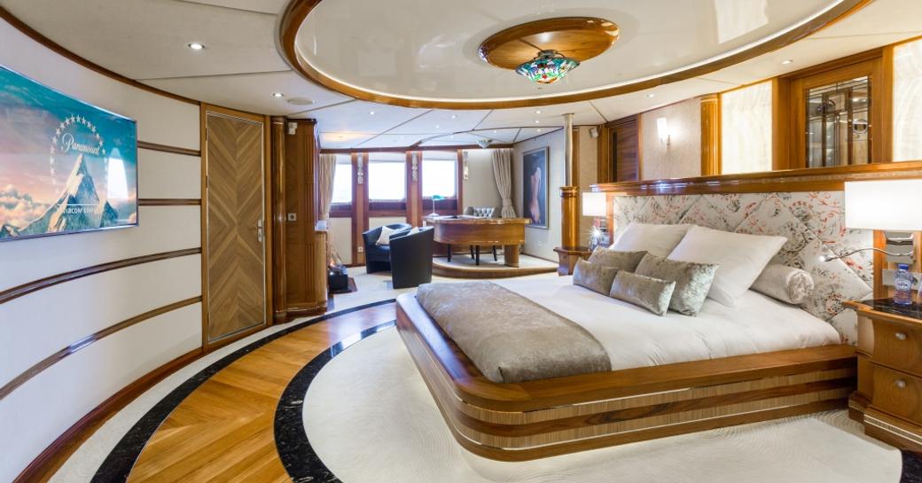 Charter yacht AQUA LARES master cabin with central berth