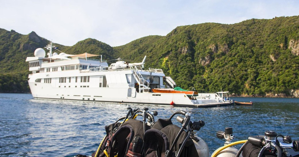 Superyacht Suri profile shot