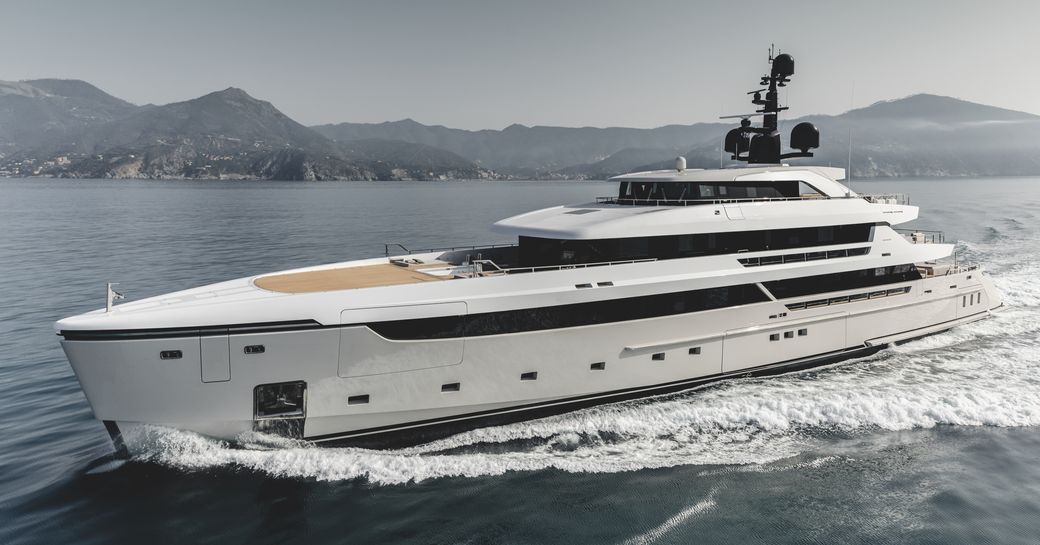 Charter yacht LEMON TREE at sea