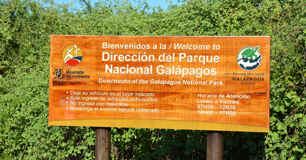 bright orange coloured sign to national park 