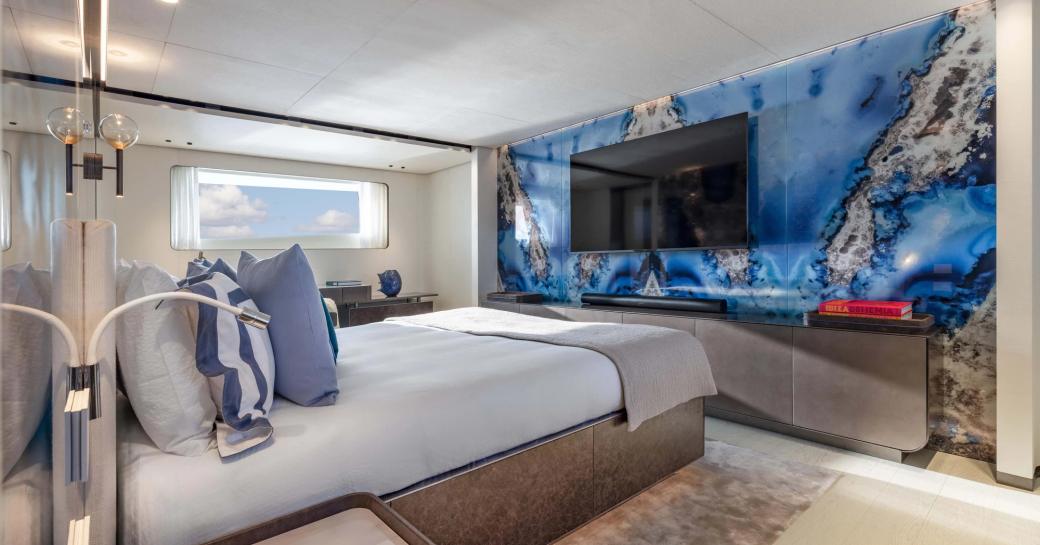 Master cabin onboard charter yacht ACQUA CHIARA