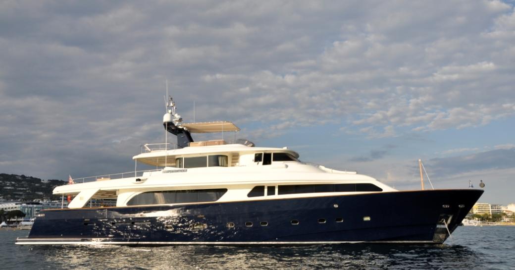  CONQUISTADOR motor yacht at anchor