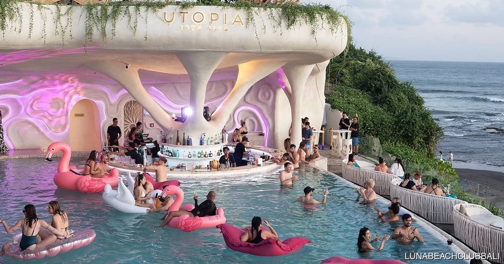 Utopia Cave Club Bali bar and pool area