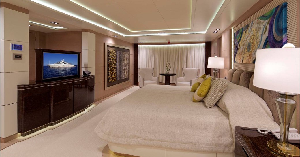 Superyacht 'O'Pari 3''s master suite