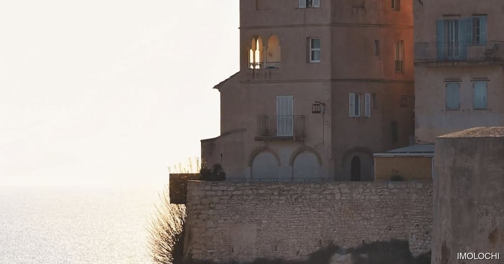 Citadelle de Bonaficio cliffside building