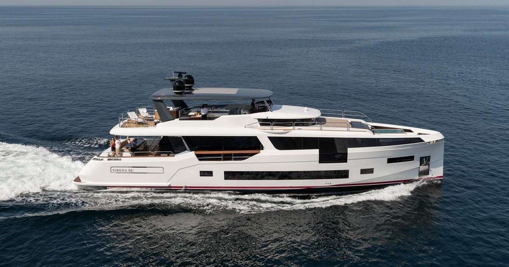 sirena 88 yacht underway in the mediterranean