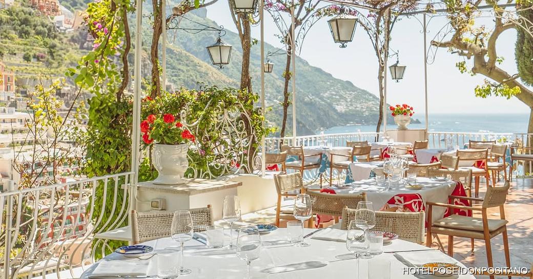 Il Tridente Positano terrace dining area