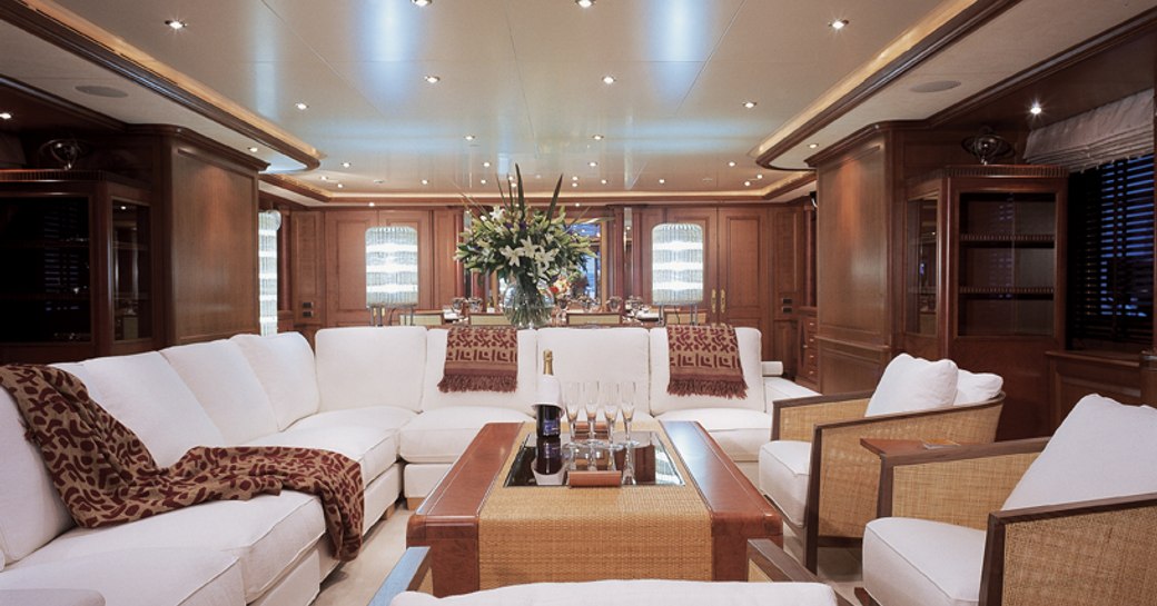 Main salon onboard MY Jo I