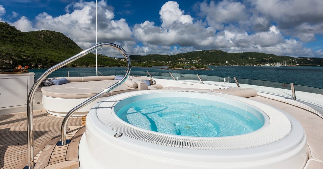 Jacuzzi on the sundeck of superyacht DENIKI