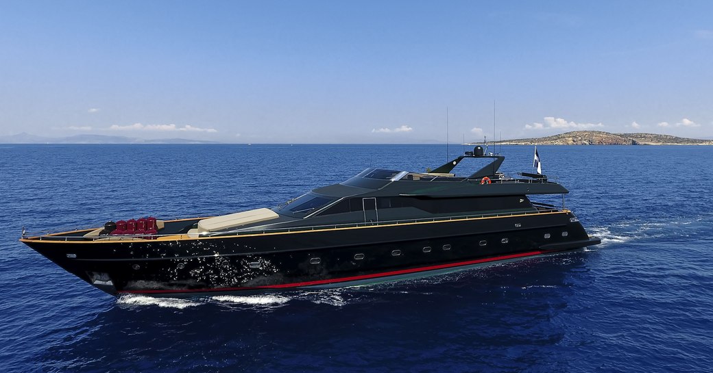 luxury yacht 'can't remember' underway