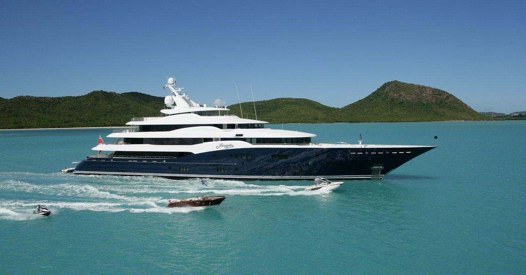 amaryllis yacht underway int he caribbean