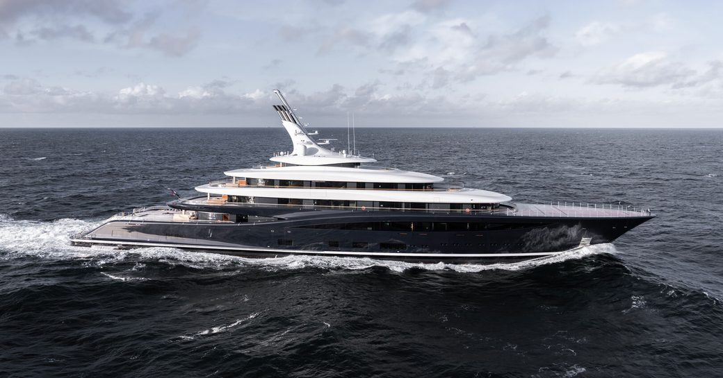 Superyacht charter BREAKTHROUGH at sea