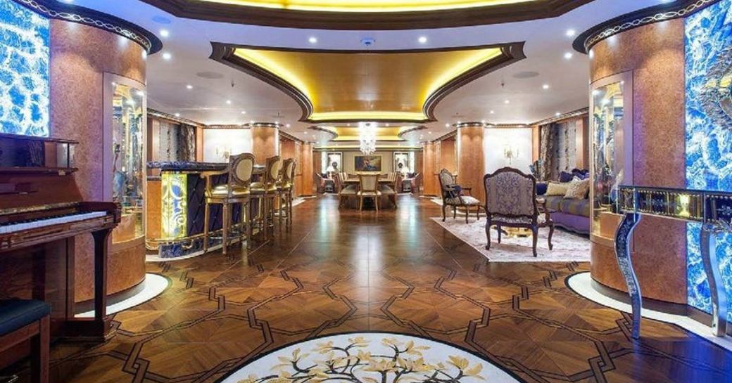 SUCCESSION yacht main salon