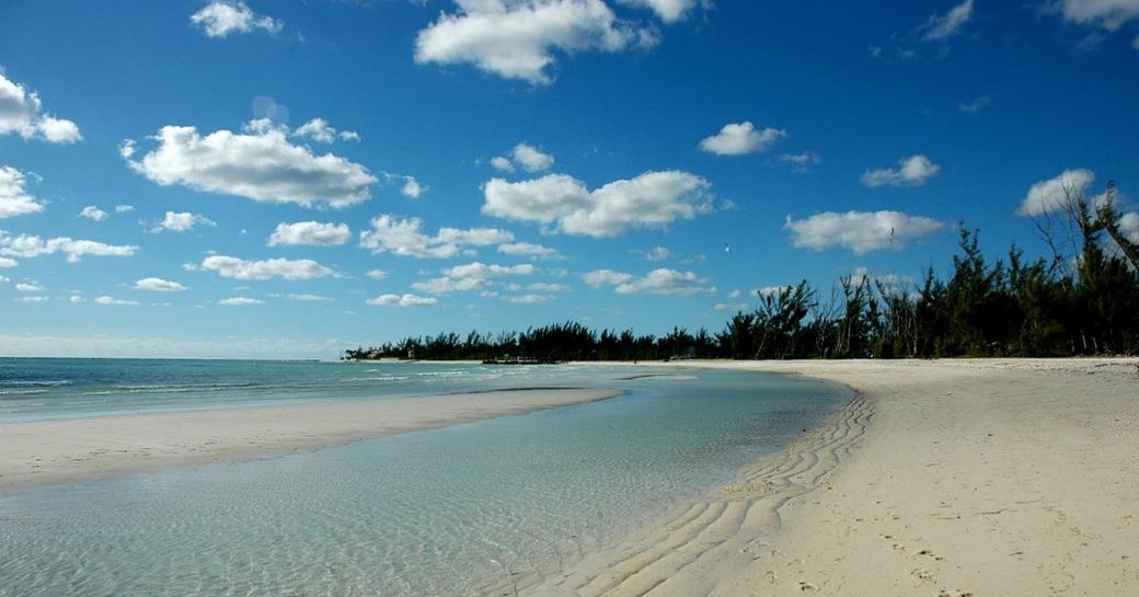 Curved shore of Xanadu Beach in the Bahamas