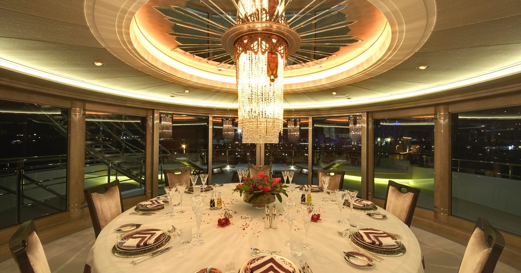 dining salon superyacht amaryllis