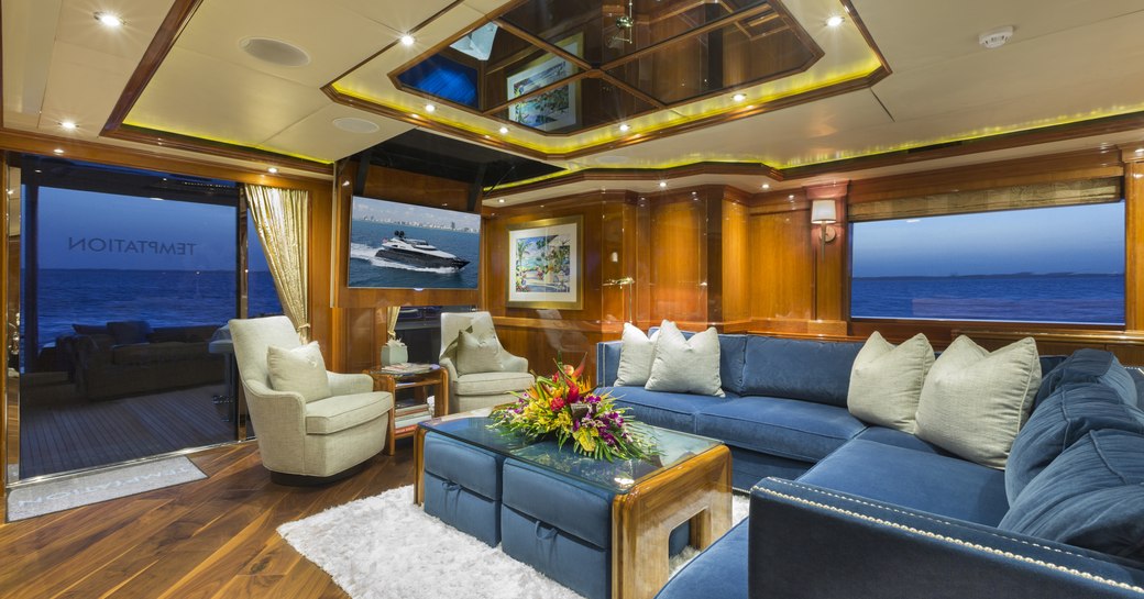 Main salon on-board motor yacht TEMPTATION