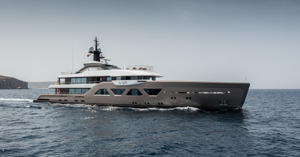 Charter yacht COME TOGETHER